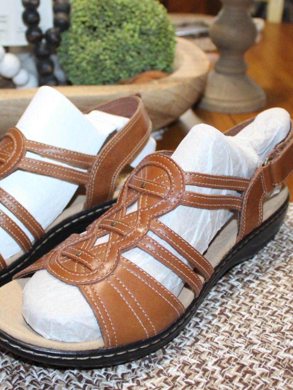 NWT Clarks Leisa Janna Sandals 9 1/2 WIDE SUPER CUTE! - Picture 3 of 15
